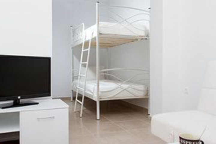 Room 7 of 10