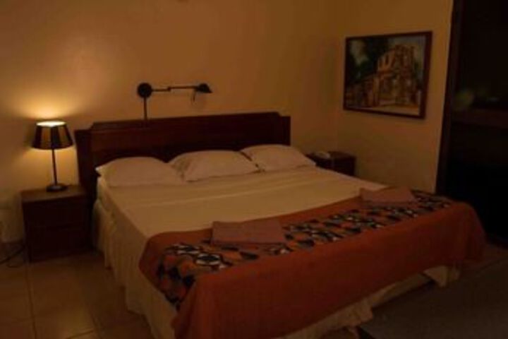 Room 6 of 15