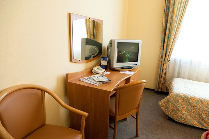 Room 10 of 71