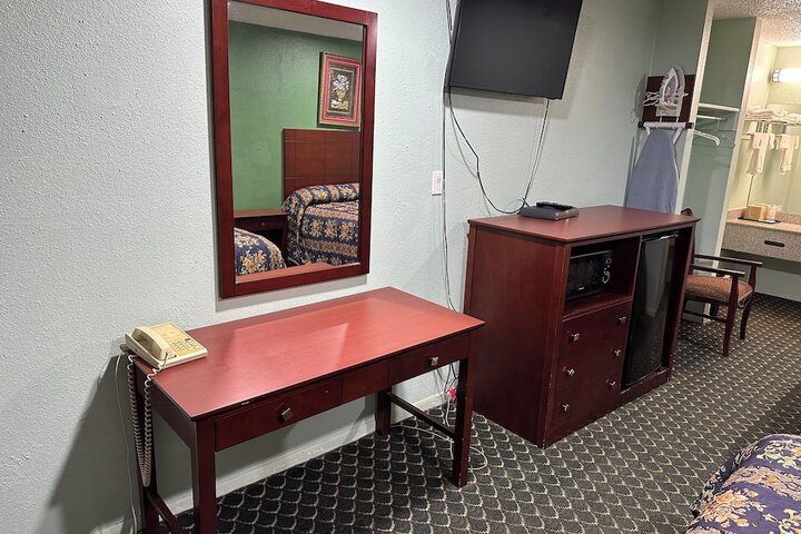 Room 2 of 9
