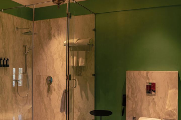 Room 33 of 56