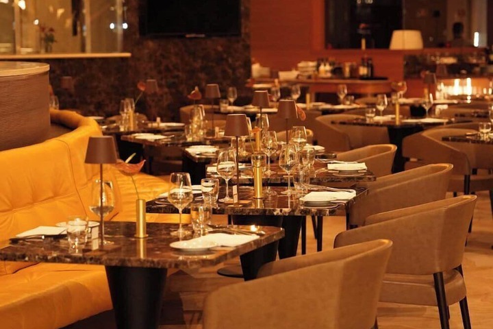 Dining 82 of 106