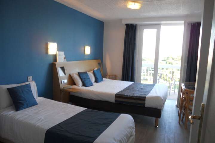Room 10 of 35