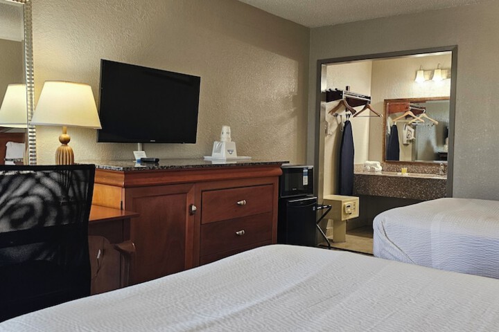 Room 10 of 47