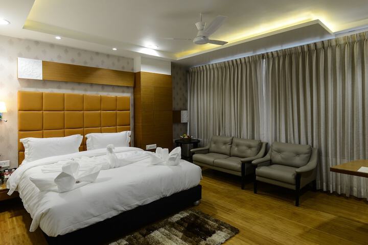 Room 13 of 43