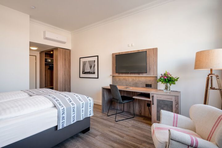 Room 27 of 63