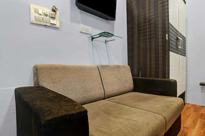 Room 4 of 15