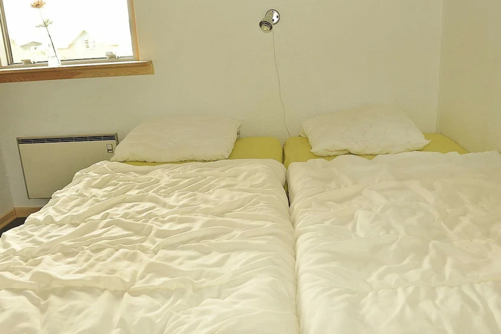 Room 4 of 20