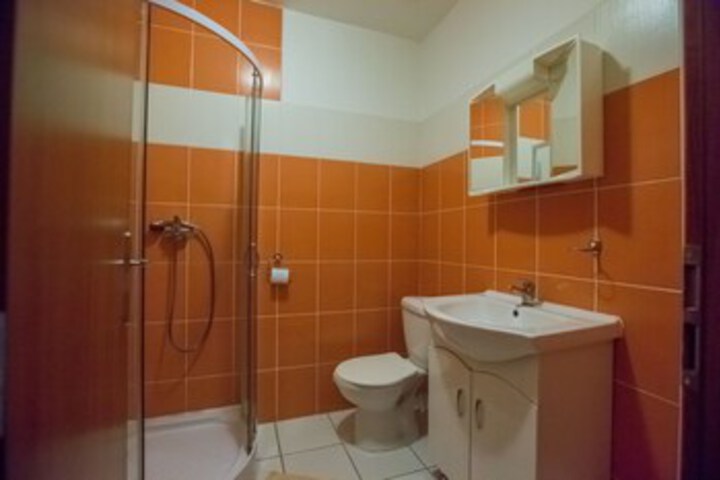 Room 4 of 23