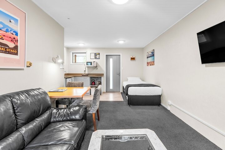 Room 15 of 48