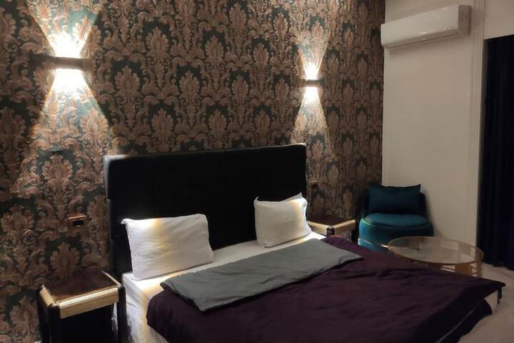 Room 2 of 74