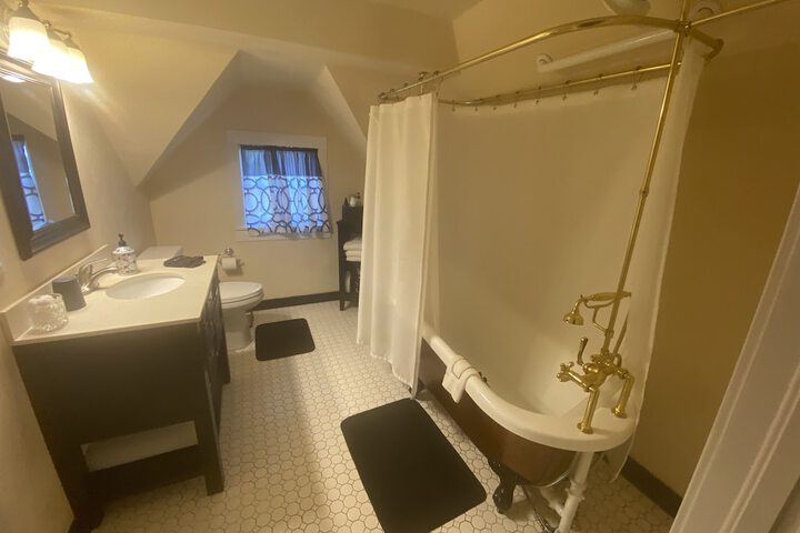 Room 15 of 27
