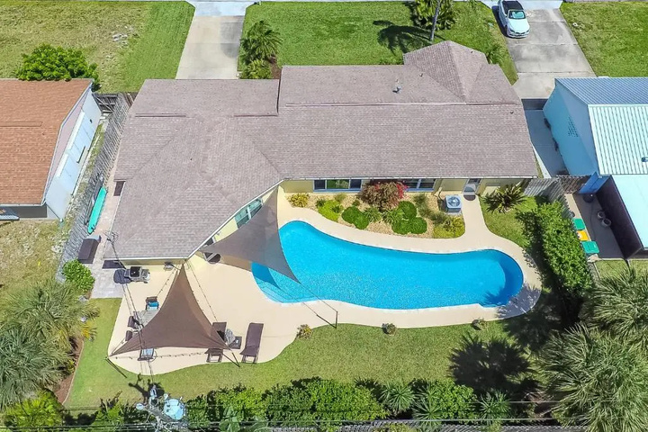 Pool 12 of 18