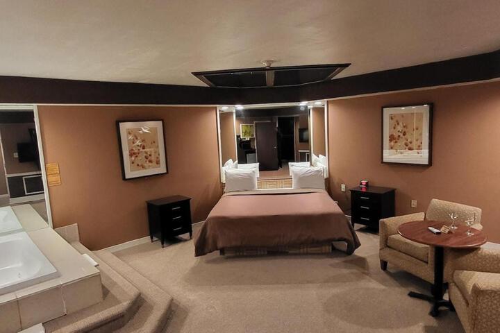 Room 241 of 284