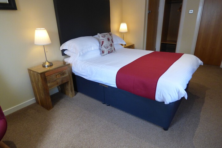 Room 8 of 34
