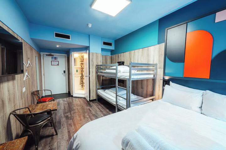 Room 17 of 59