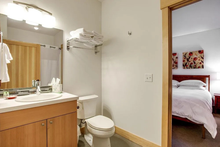 Room 8 of 17