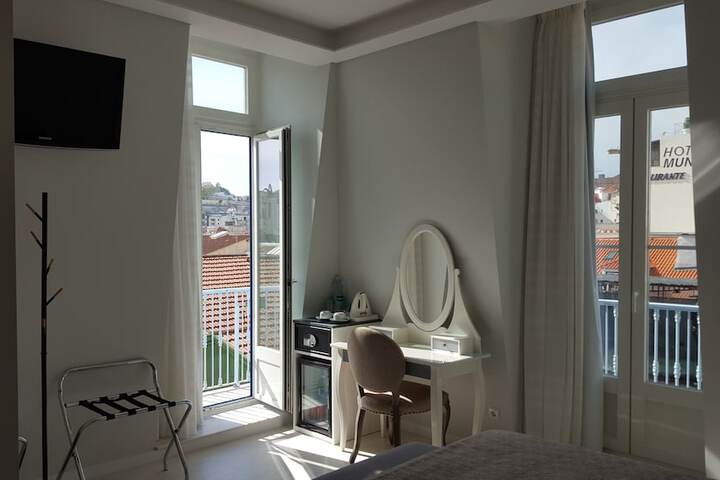 Room 4 of 49