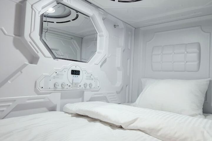 Room 6 of 26
