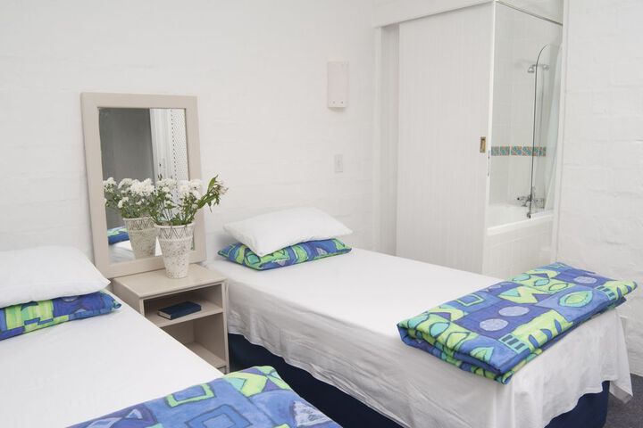 Room 4 of 37