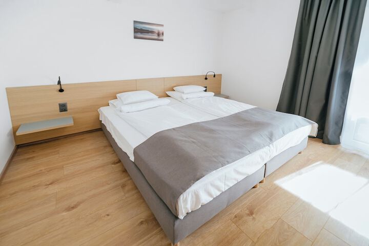 Room 6 of 46