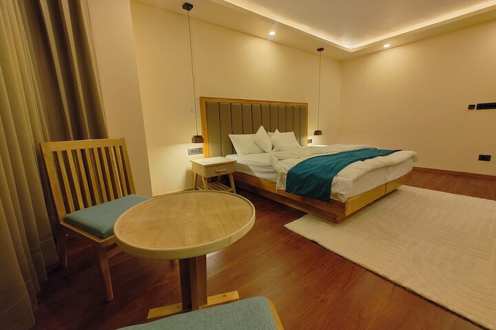 Room 11 of 40