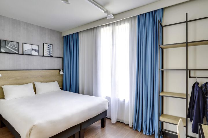 Room 6 of 20