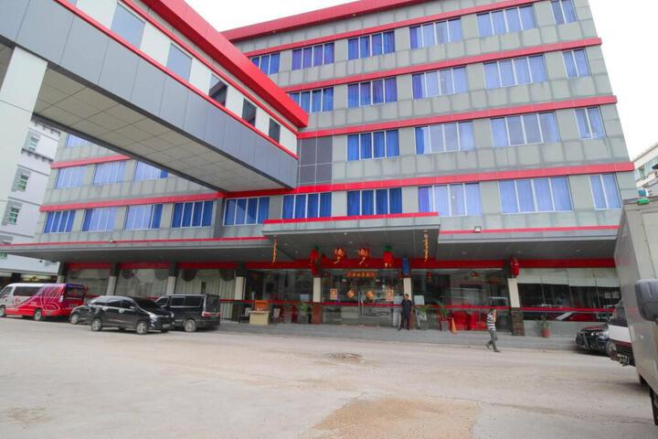 AIRY PENUIN CENTER BATAM