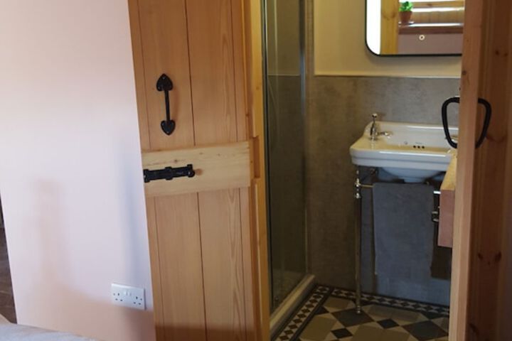 Room 27 of 147
