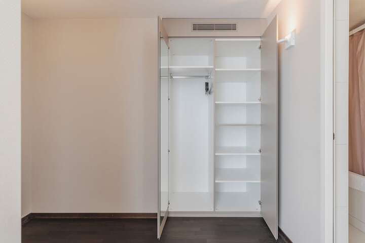 Room 2 of 18