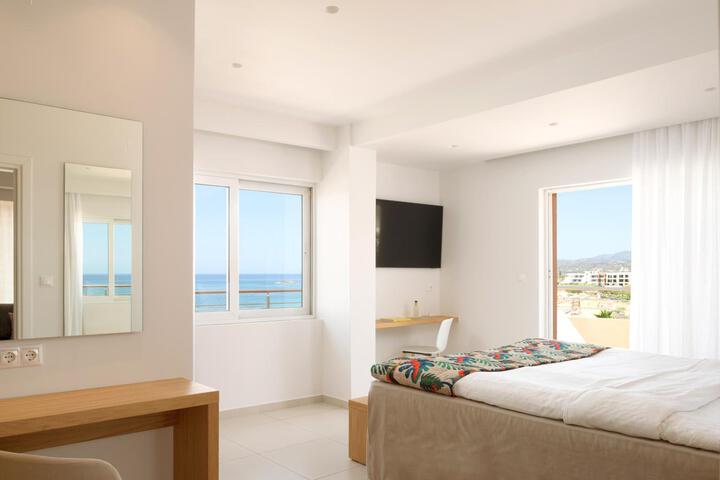 Room 43 of 152