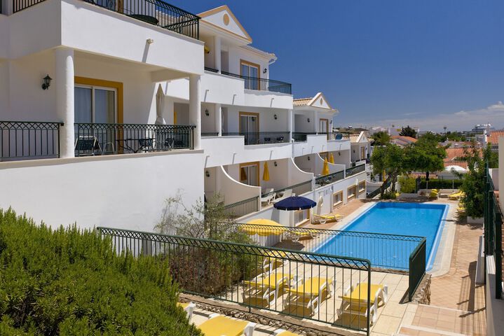 Pool Hotel