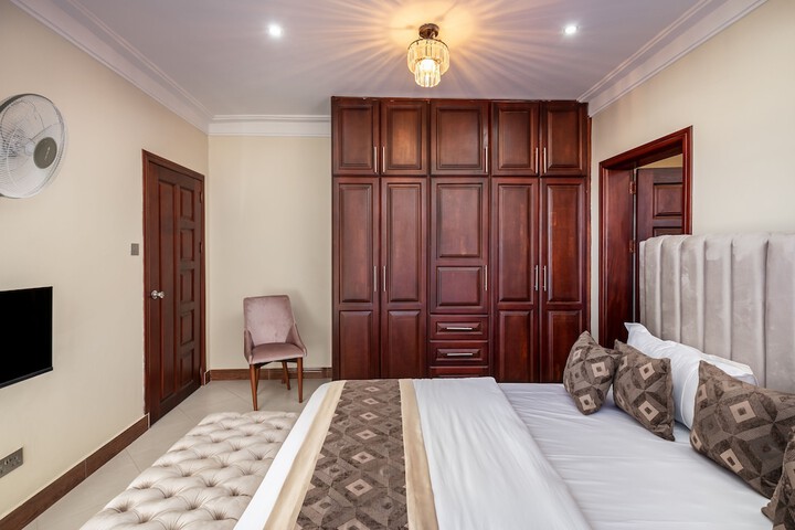 Room 8 of 72