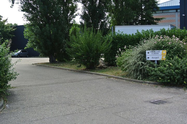 Hotel Entry