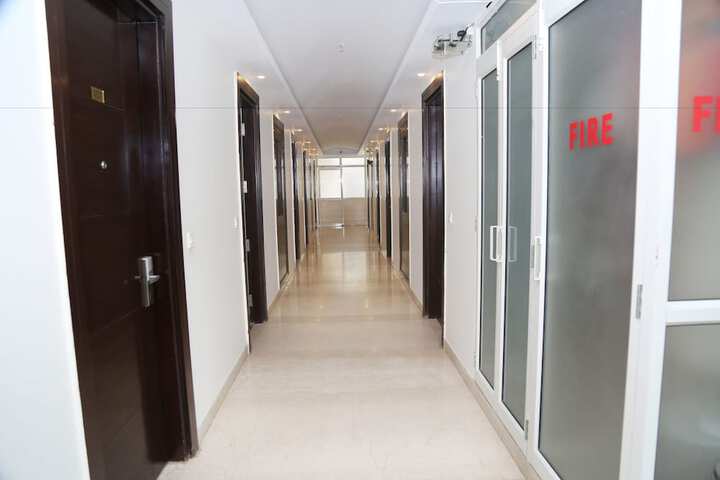 Ballroom/Hall 11 of 13