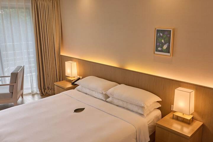 Room 10 of 74