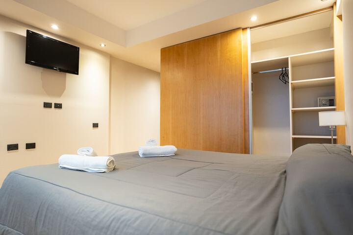 Room 35 of 76