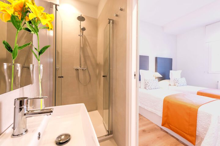 Room 9 of 30