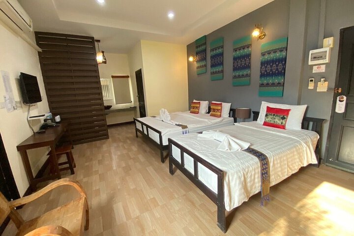 Room 10 of 81