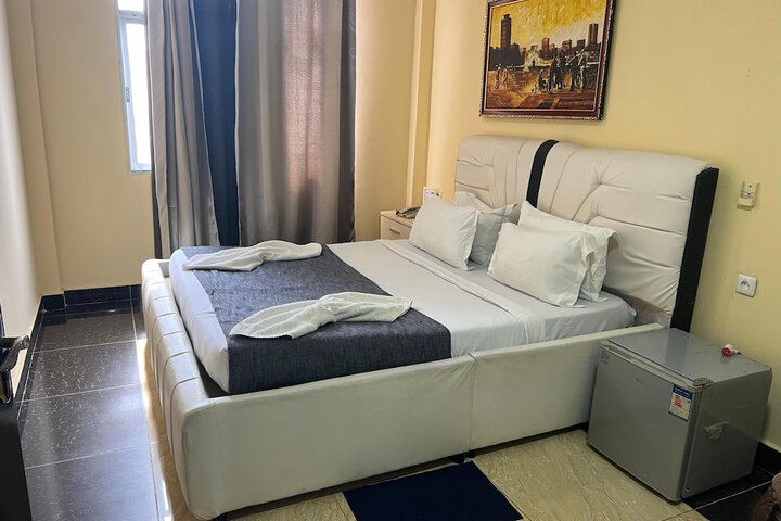 Room 52 of 151