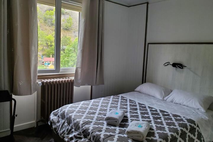 Room 9 of 45