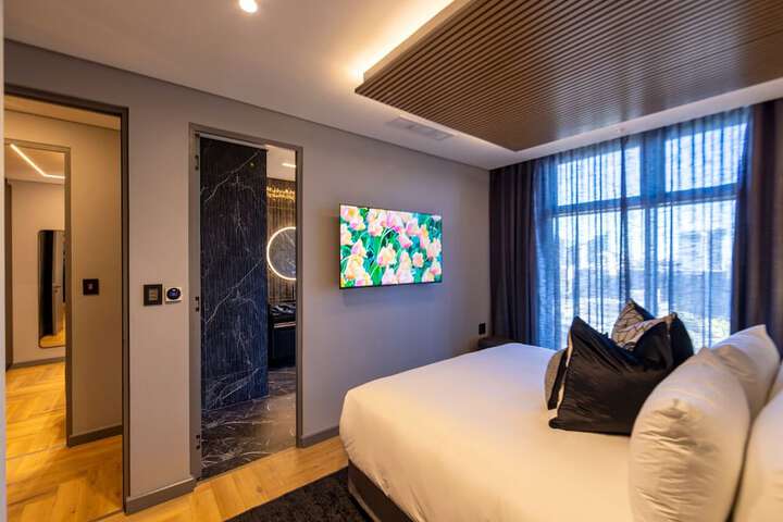 Room 46 of 143