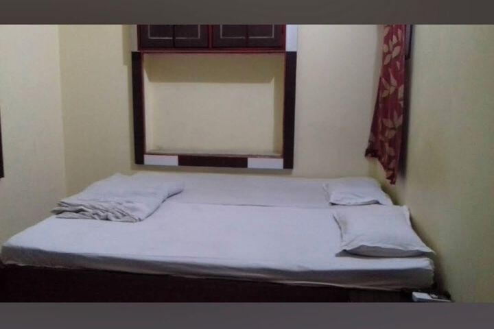 Room 8 of 14