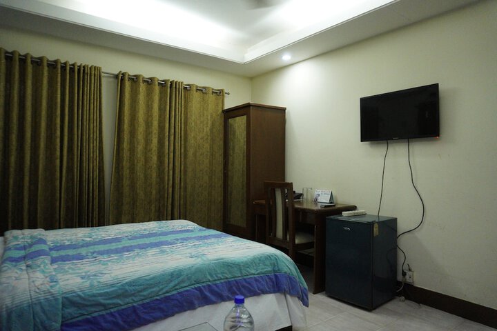 Room 28 of 42
