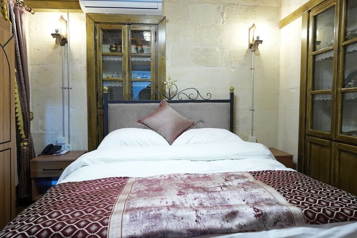 Room 10 of 23