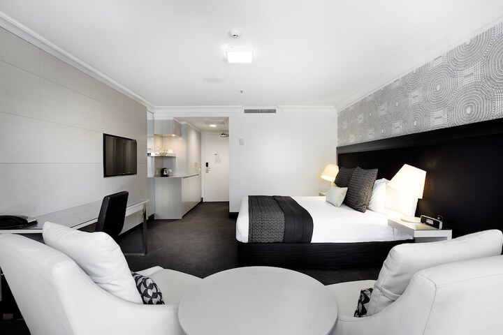 Room 2 of 145