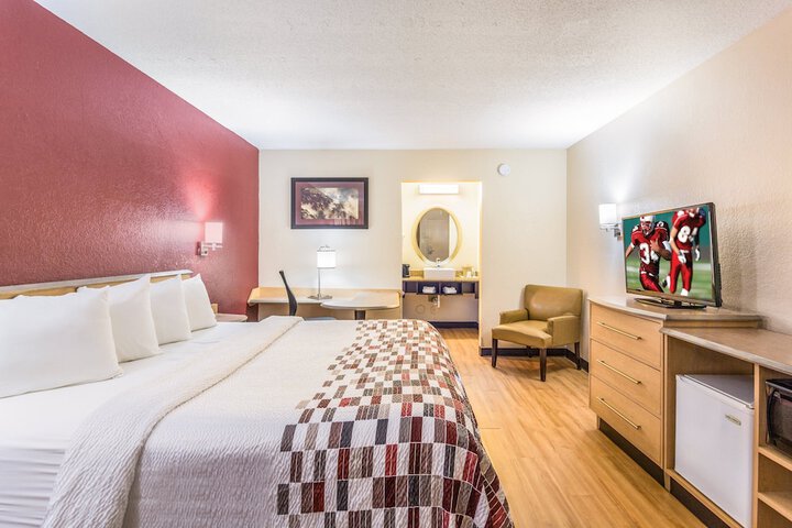 Superior King Bed (1 of 6)