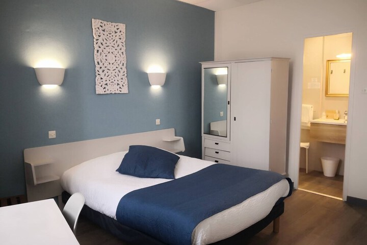 Room 12 of 51