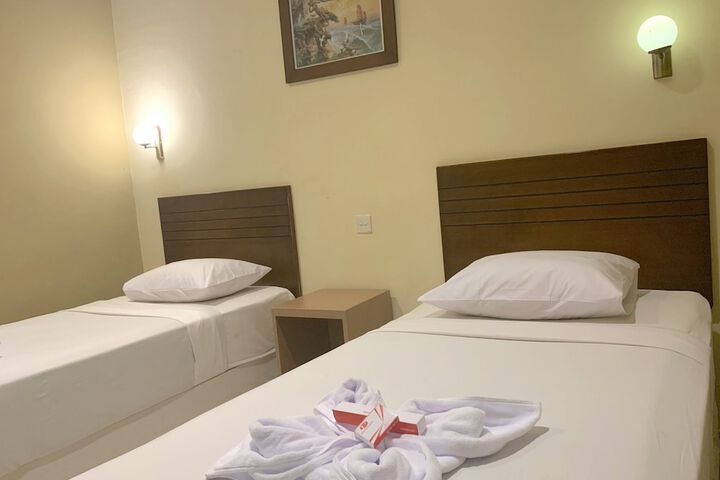 Room 10 of 23