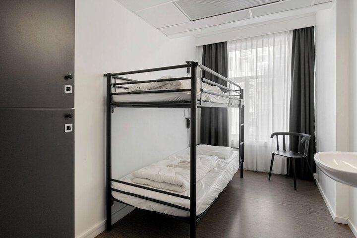 Room 40 of 64
